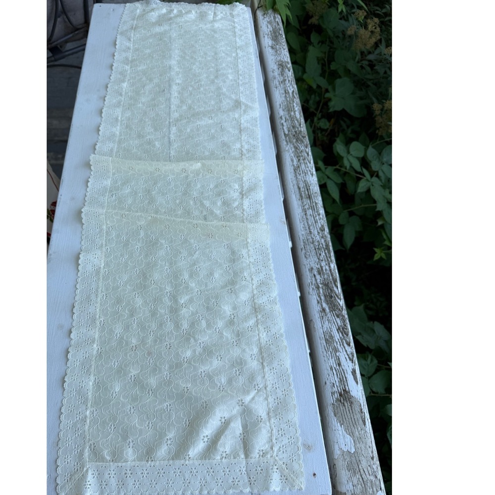 Vintage Cream Lace Floral Table Runner Scalloped Edges 15x50
